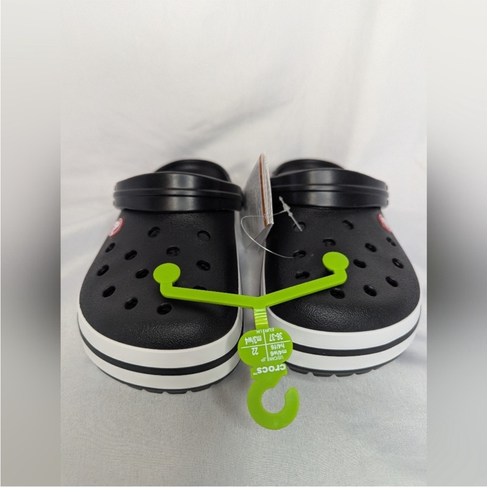 NWT Crocs Black Unisex Crocband Clog Sandals Size M4 / W6